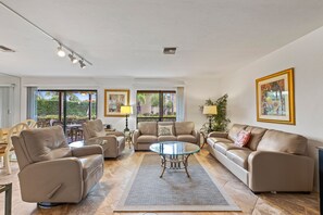 Living area - Blind Pass Condos at Bowman's Beach F103 on beautiful Sanibel Island (Sanibel Island)