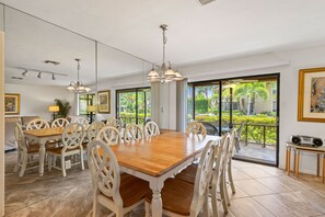 Dining - Blind Pass Condos at Bowman's Beach F103 on beautiful Sanibel Island (Sanibel Island)