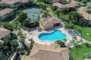Pool - Blind Pass Condos at Bowman's Beach F103 on beautiful Sanibel Island (Sanibel Island)