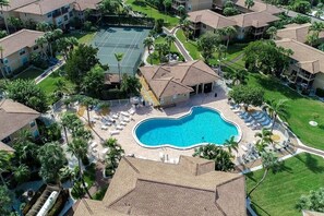 Pool - Blind Pass Condos at Bowman's Beach F103 on beautiful Sanibel Island (Sanibel Island)