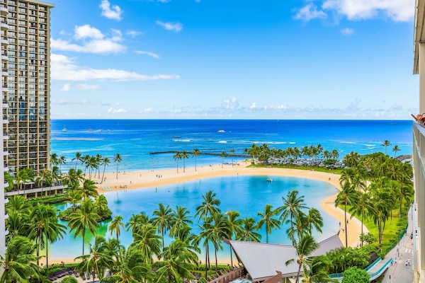 Hiton Lagoon from Lanai