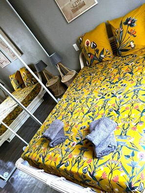 4 bedrooms, iron/ironing board, travel cot, free WiFi