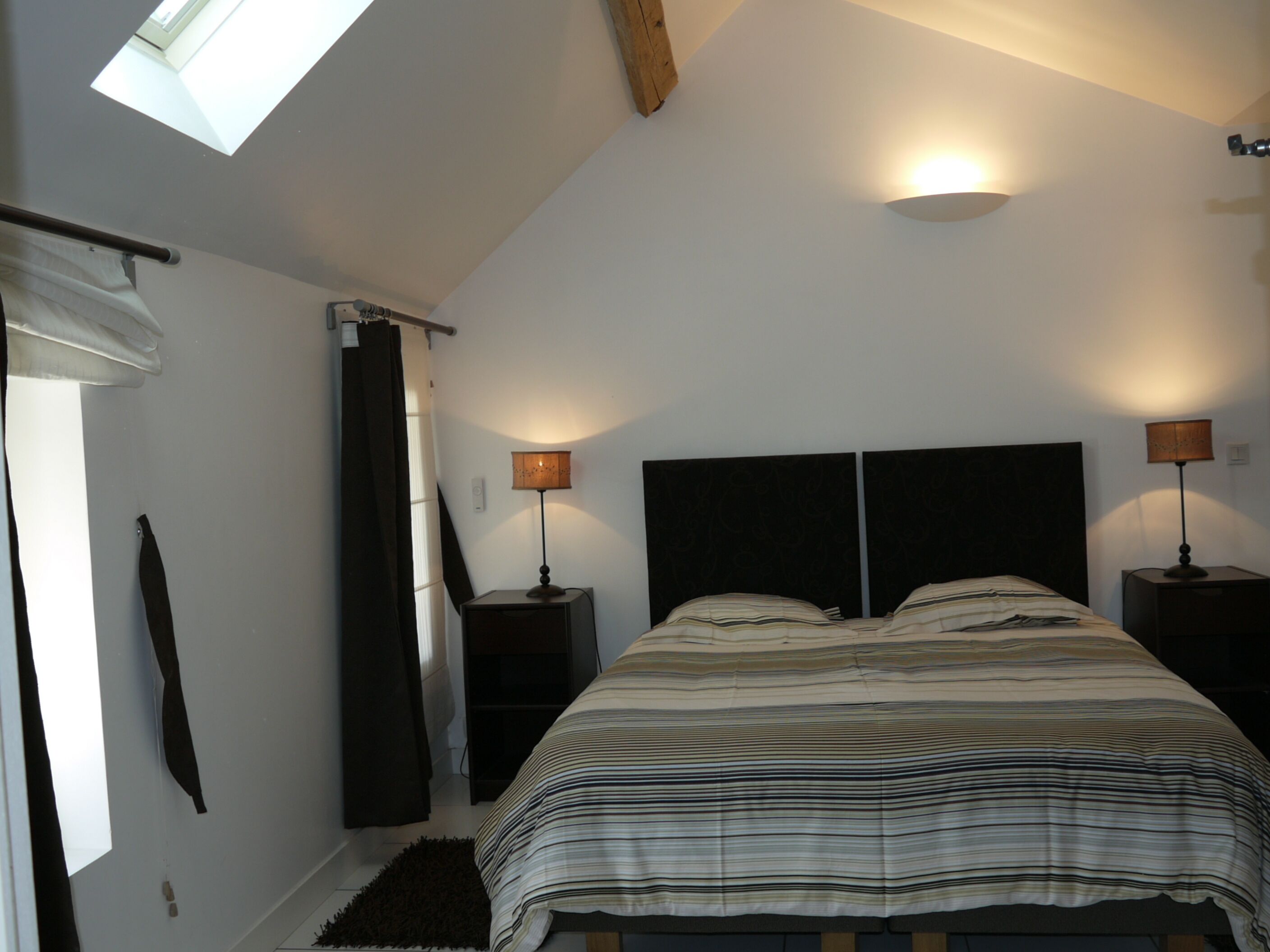 3 chambres, fer et planche à repasser, Wi-Fi, draps fournis