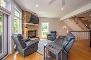 Smart-TV, peis, videospill og DVD-spiller