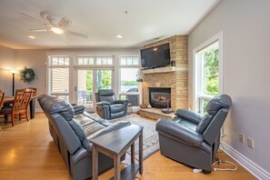 Smart-TV, peis, videospill og DVD-spiller