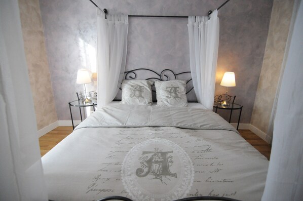 3 chambres, système d’insonorisation, accès au Wi-Fi (inclus)