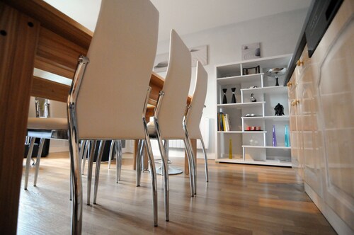 Vue sur Loire et château, appartement de charme climatisé, 65m2, 6/8 pers