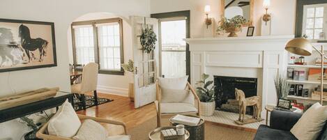 Smart TV, fireplace, DVD player, books