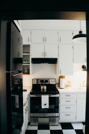 Fridge, microwave, oven, stovetop - Off to the Races with The Paddock Boutique Home! Stay Close to Oaklawn Racing!
(Hot Springs)