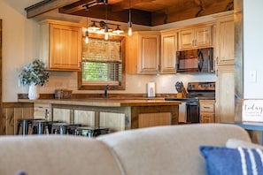 Interior - Red Rock Vista Cabin-Summer Family Vacation in Jasper (Jasper)