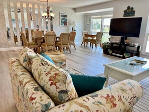 Living area - Blind Pass Condos at Bowman's Beach E204 on beautiful Sanibel Island (Sanibel)