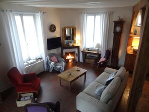 TV, fireplace, foosball, table tennis