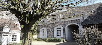 15 mins from BEAUVAL ZOO, charming family home, 19th century forge