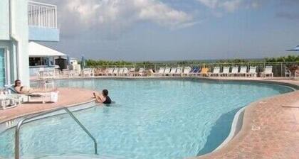 Hämmästyttävä! Suora Oceanfront Condo - Coconut Palms Beach Resort II * Erikoishinnat *