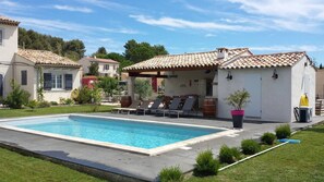 Outdoor pool, a heated pool - Luberon, VILLA 6 PEOPLE with HEATED POOL, POOL HOUSE 1. 2 km from Pertuis (Pertuis)