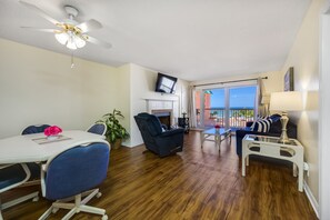 Smart TV, DVD player - Beach Cottages Beachfront - Your Escape Awaits! Sun, Secure, Family Friendly (Indian Shores)