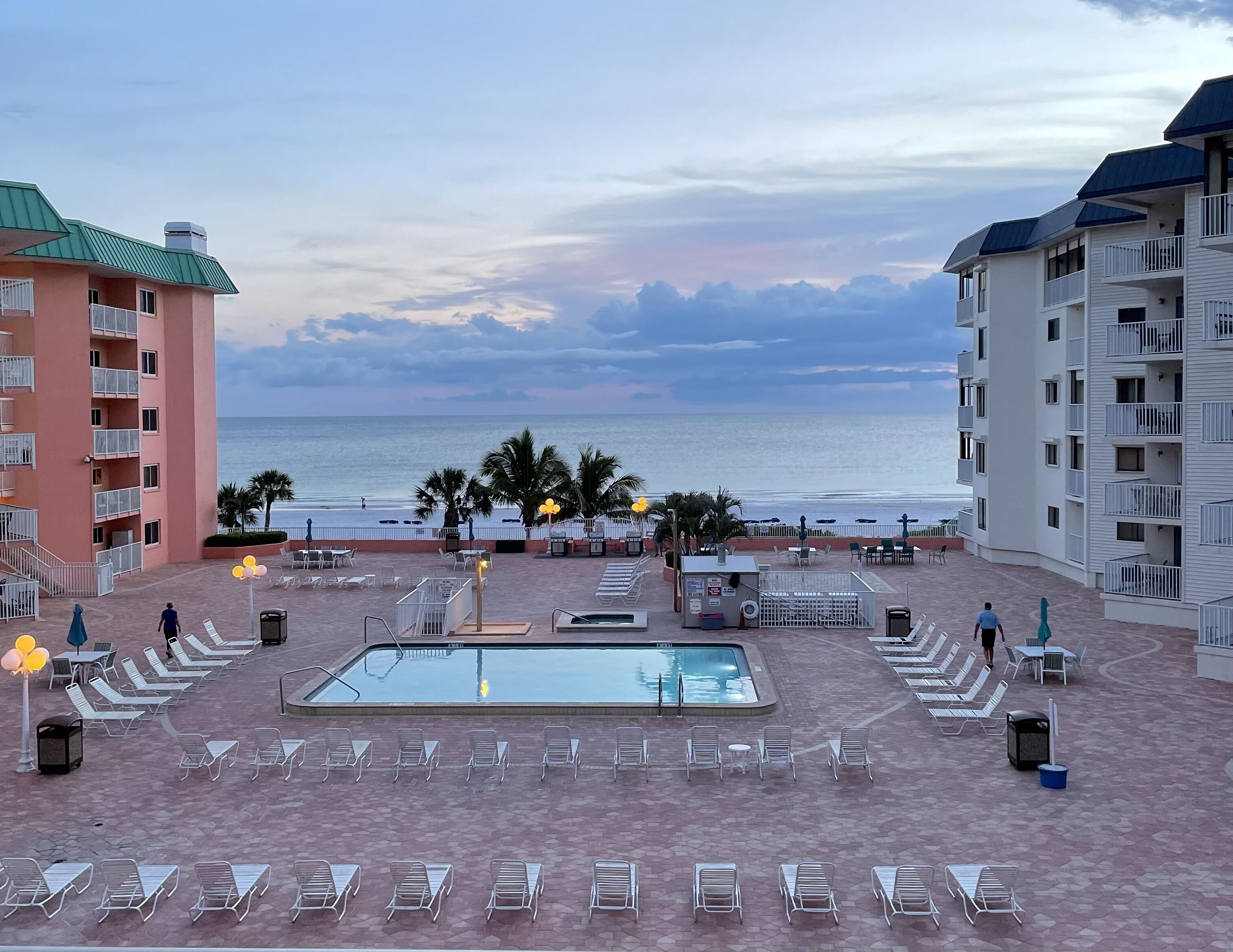 Beach Cottages Beachfront - Your Escape Awaits!   Sun, Secure, Family Friendly 