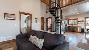 Smart TV, fireplace, DVD player