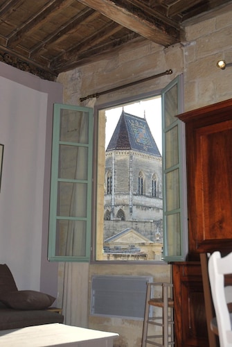 Uzes : lovely 18th century apartment overlooking on the castle