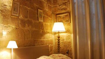 1 chambre, fer et planche Ă repasser, Wi-Fi gratuit, draps fournis