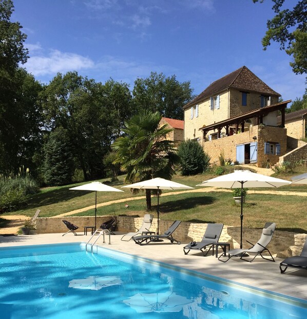 Pool - Comfortable cottage in beautiful estate with swimming pool (Le Buisson de Cadouin)