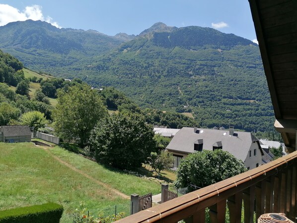 Property grounds - Beautiful, independent, quiet apartment (Luz-Saint-Sauveur)