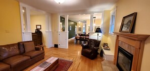 TV, DVD-spiller og bøker