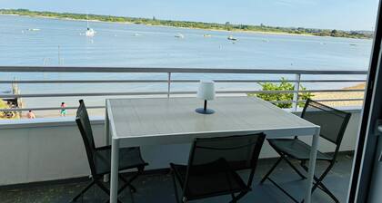 Appartement T3 contemporain en premiĂšre ligne sur le bassin d'Arcachon