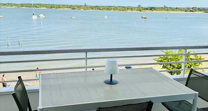 Contemporary T3 apartment on the front line of the Arcachon basin