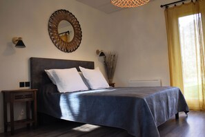 5 bedrooms, iron/ironing board, travel cot, free WiFi