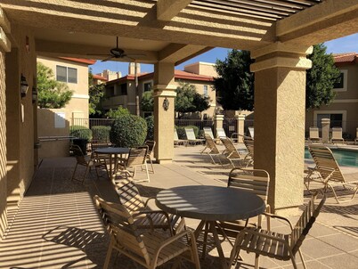 Largest Remodeled 2 bd+ 2 bath+ Loft Overlooking Pool, Gated, Tennis, Pickleball