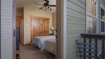 3 chambres, fer et planche à repasser, Wi-Fi gratuit, draps fournis