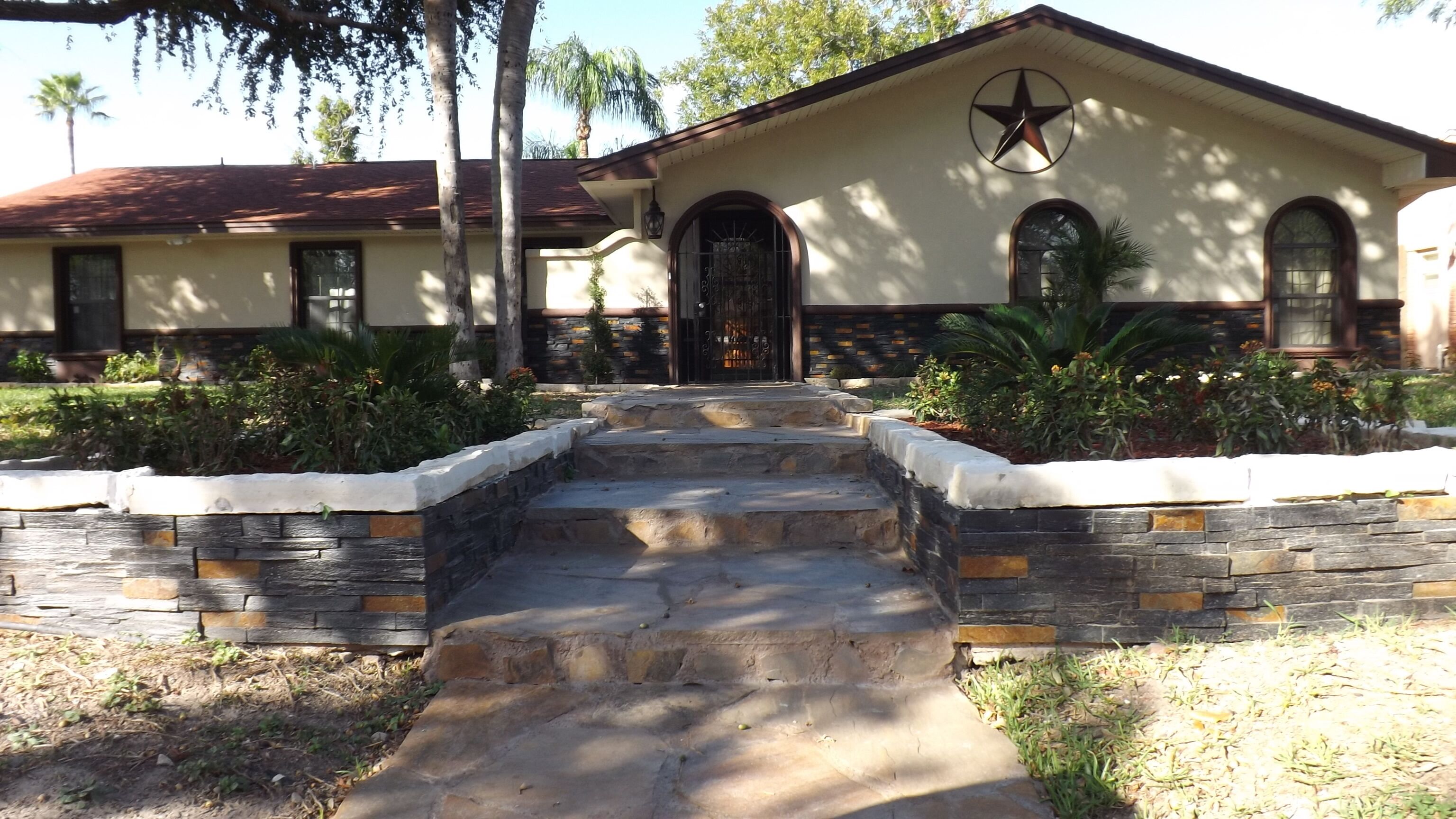 A Rustic Texas Country Theme Very Family Friendly Home With Plenty Of Sleeping A