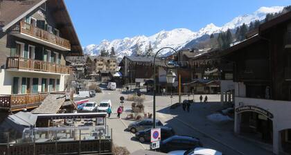 2-bedroom apartment in village center near slopes with Wifi