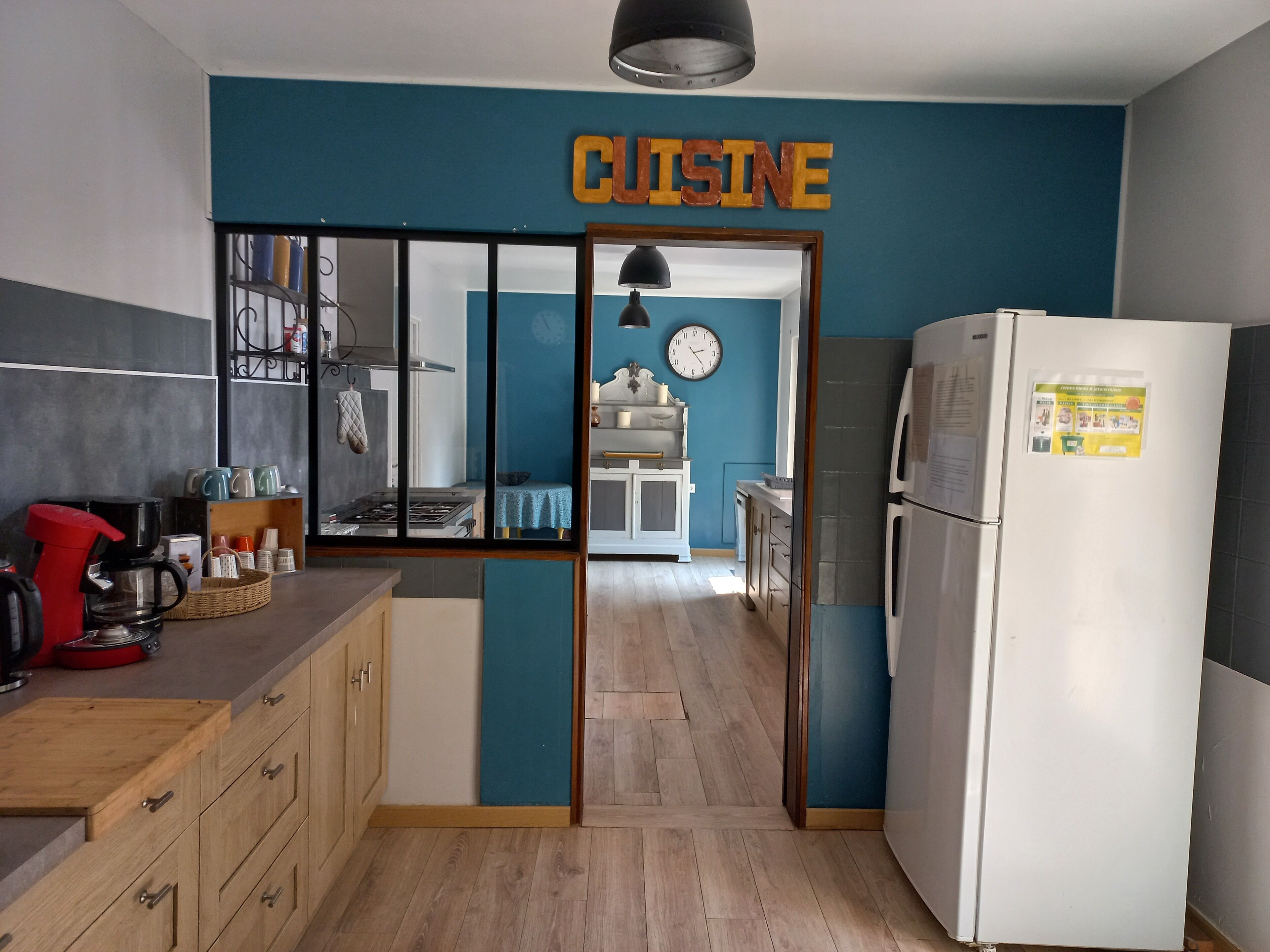 Réfrigérateur, micro-ondes, four, lave-vaisselle