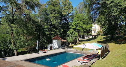 Tout prĂšs de Lyon dans la verdure avec les lamas !!!