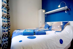 1 chambre, bureau, fer et planche à repasser, Wi-Fi