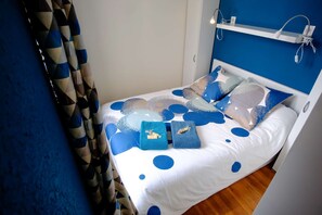 1 bedroom, desk, iron/ironing board, WiFi