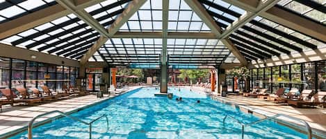 Indendørs pool, opvarmet pool