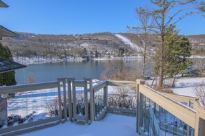 Property grounds - Lakefront Bliss w/ Dock, Hot Tub & Fireplace (McHenry)