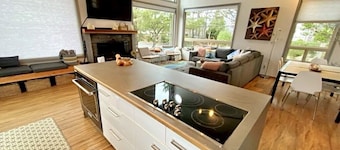 EdgewoodCove - Majestic Seaside Retreat W/ Stunning Ocean & Mountain Views