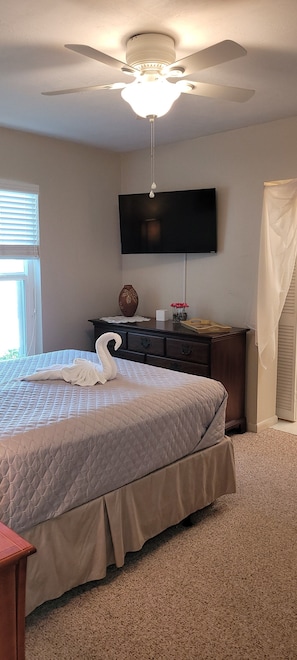 2 bedrooms, iron/ironing board, travel cot, free WiFi