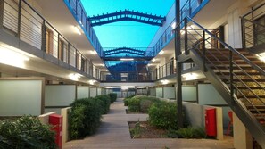 Property grounds - Studio apartment hotel, terrace, swimming pool, parking Aix en Pce - classified 3 stars (eguilles)