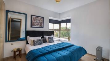 3 bedrooms, in-room safe, iron/ironing board, WiFi