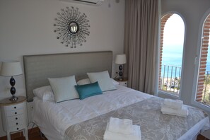 3 slaapkamers, een bureau, een strijkplank/strijkijzer, gratis wifi