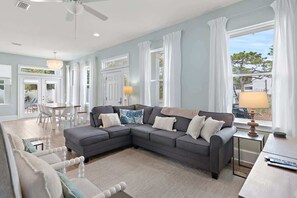TV, offices - Private Heated Pool ,4 Bikes, Steps to the Beach! (Santa Rosa Beach)