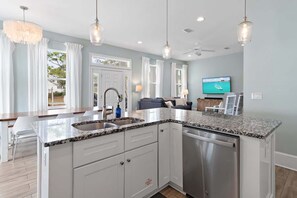 Fridge, microwave, oven, stovetop - Private Heated Pool ,4 Bikes, Steps to the Beach! (Santa Rosa Beach)