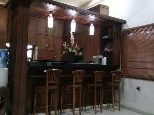 Sweet home with Kepanjen views, situated in a convenient, friendly neighborhood.