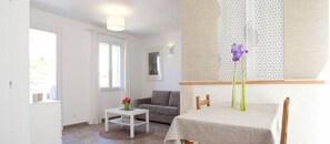 Dining - Charming studio, quiet, patio, 2-4p (Fontvieille)