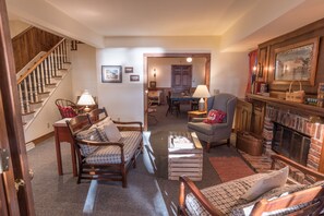 TV, fireplace, DVD player, books